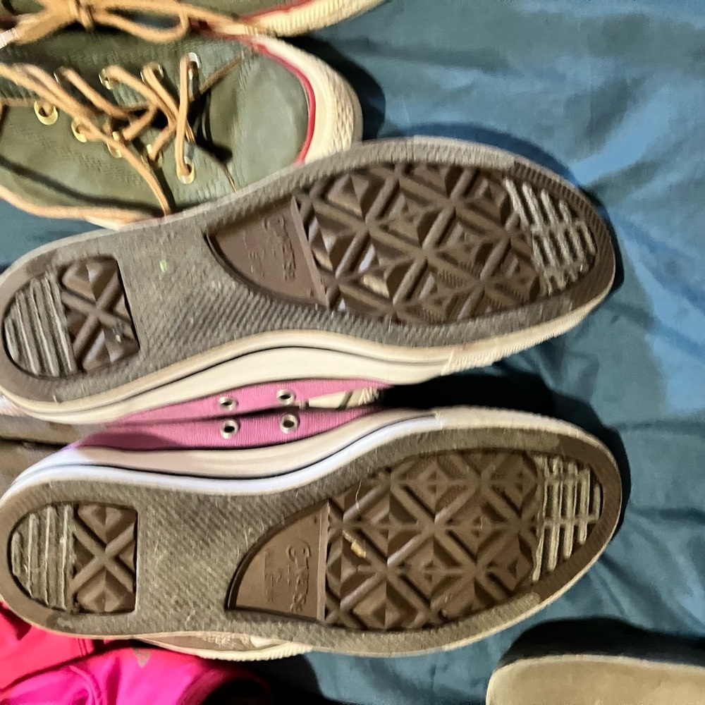 Size 10. One insole. Need to be washed, and the little dirt will come out. - Picture 3 of 3